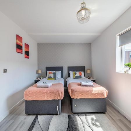 Ash View Place 4 -Heathrow - Thorpe Park - Free Parking Staines-upon-Thames Eksteriør billede