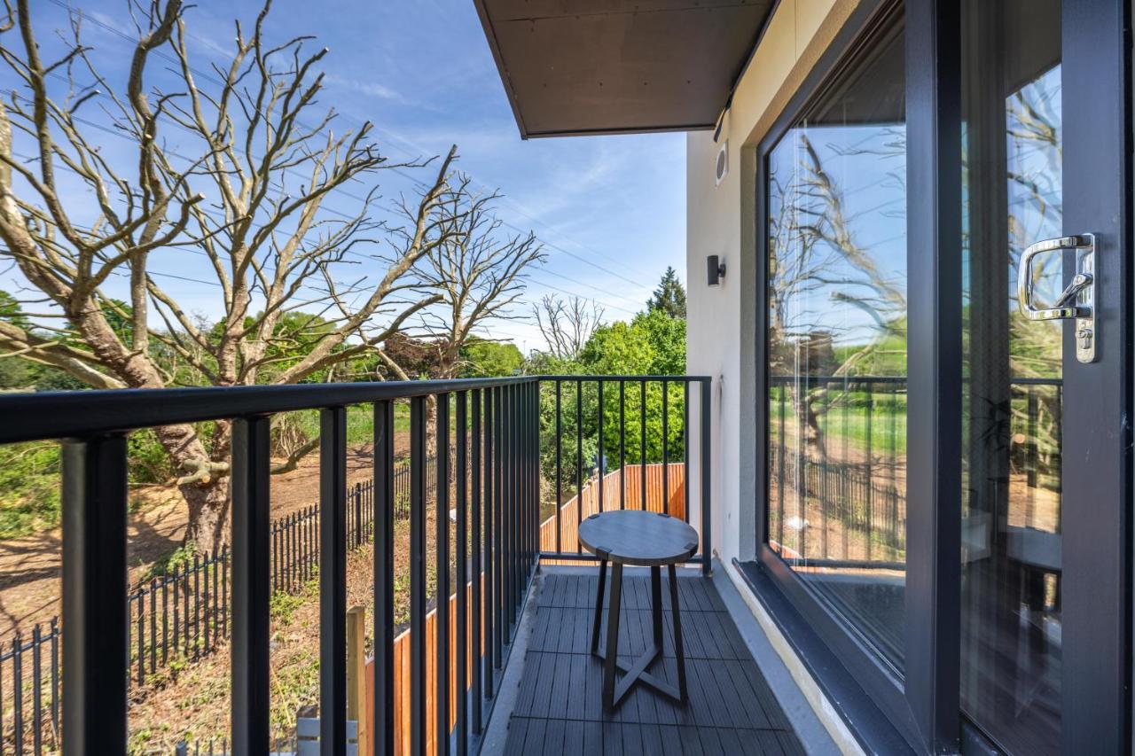 Ash View Place 4 -Heathrow - Thorpe Park - Free Parking Staines-upon-Thames Eksteriør billede